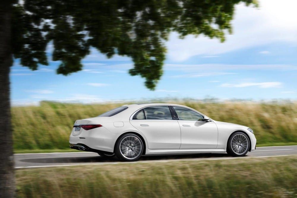 Mercedes-Benz S580 L 4Matic 2022 dùng động cơ xăng V8 với sự hỗ trợ của hệ thống mild hybrid 48 V Mercedes-Benz S580 L 4Matic 2022 dùng động cơ xăng V8 với sự hỗ trợ của hệ thống mild hybrid 48 V