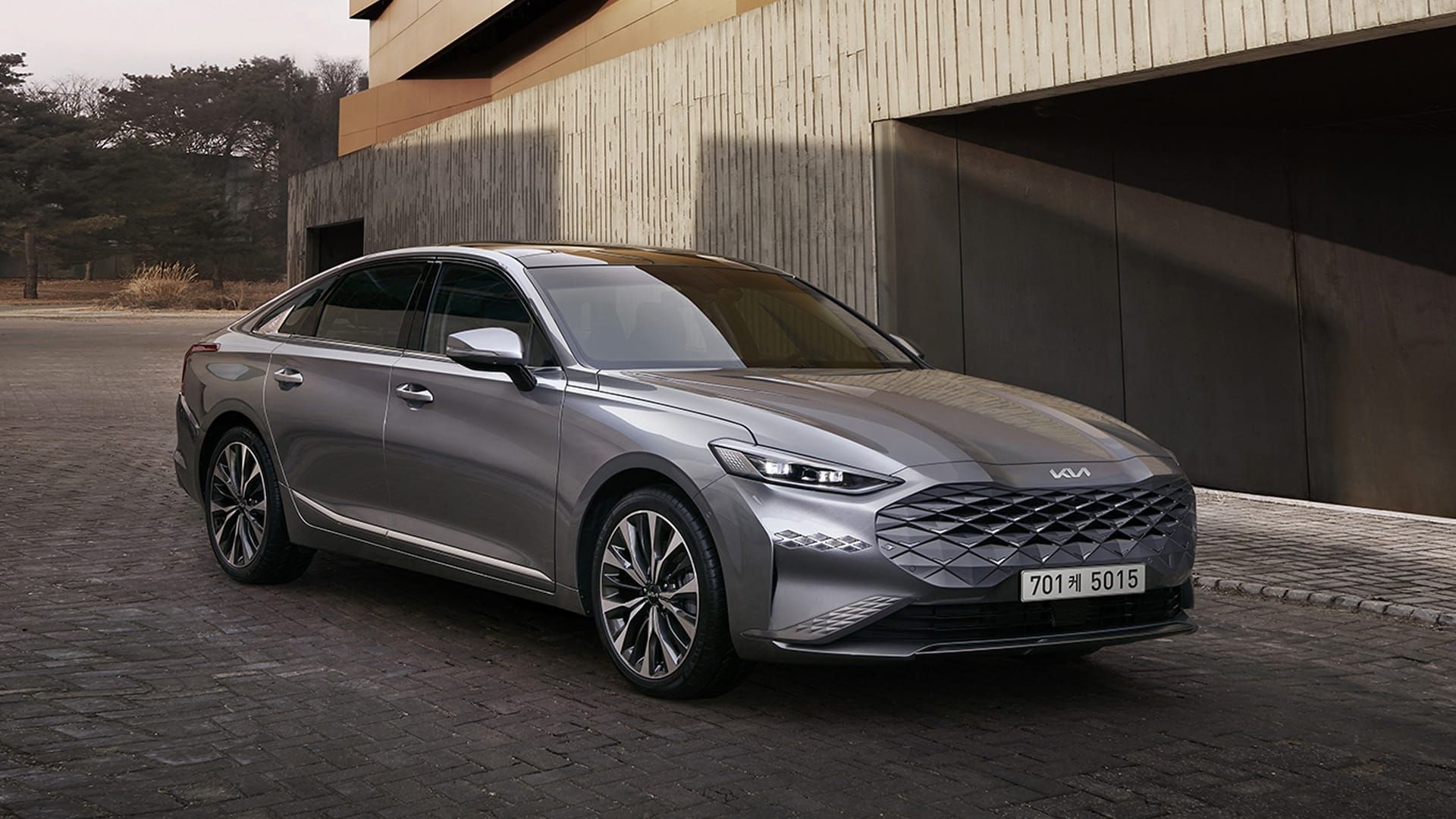 Sedan tiệm cận xe sang Kia K8 2022 được công bố giá bán, khởi điểm từ 672 triệu đồng