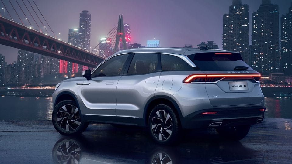 Baic Beijing X7 có xịn xò? Chi tiết thông số, giá lăn bánh & khuyến mãi (10/2020)