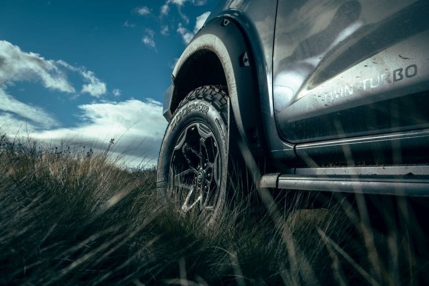 Nissan Navara Pro-4X Warrior 2021 dùng lốp 32 inch ... và dùng lốp 32 inch