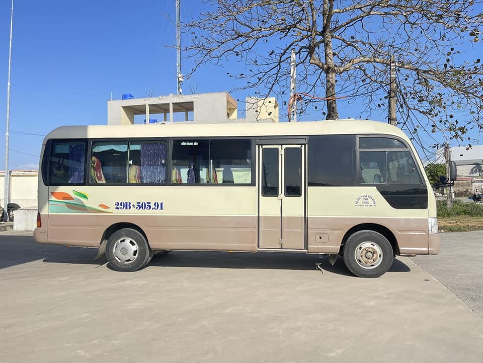 Gia đình em cần bán con xe Hyundai County