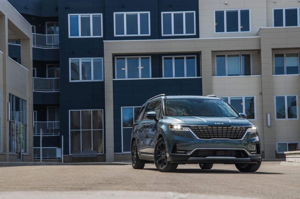 Giá xe Kia Carnival 2022