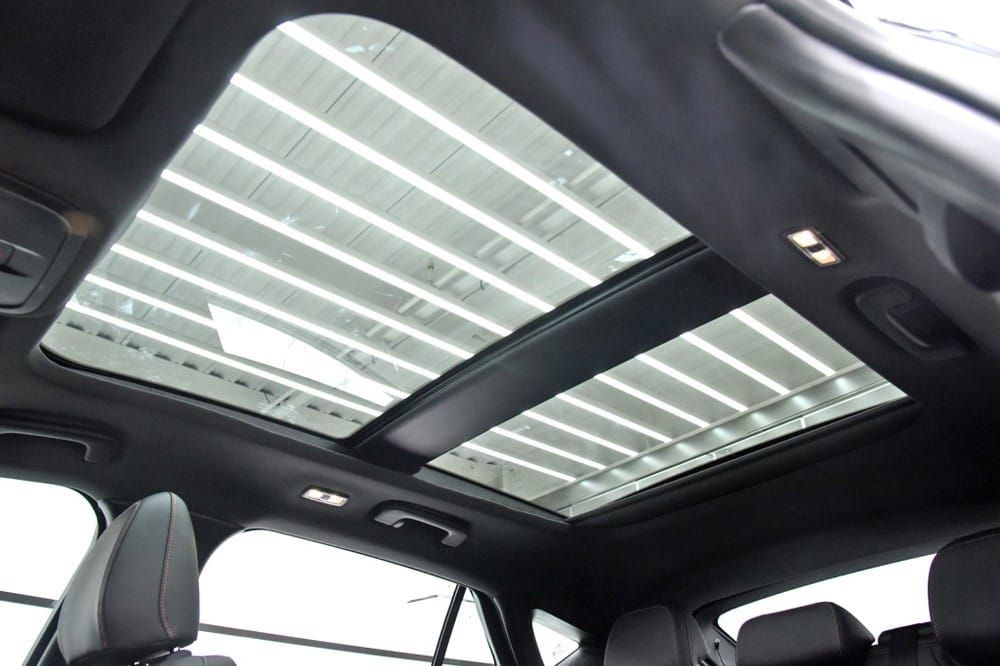 Cửa sổ trời của Ford Evos