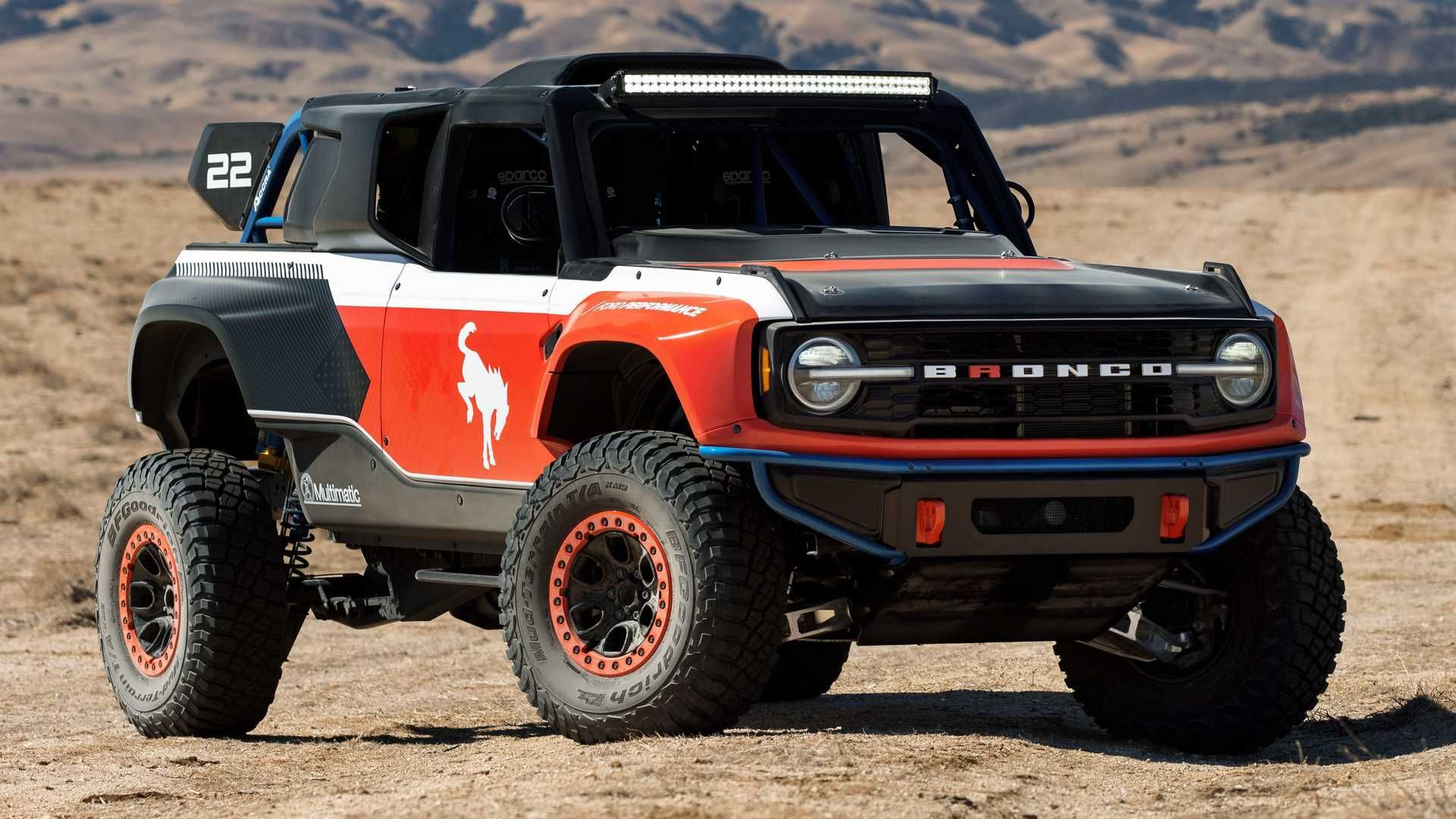 Ford Bronco DR 2023 là một con quái vật được trang bị động cơ V8.