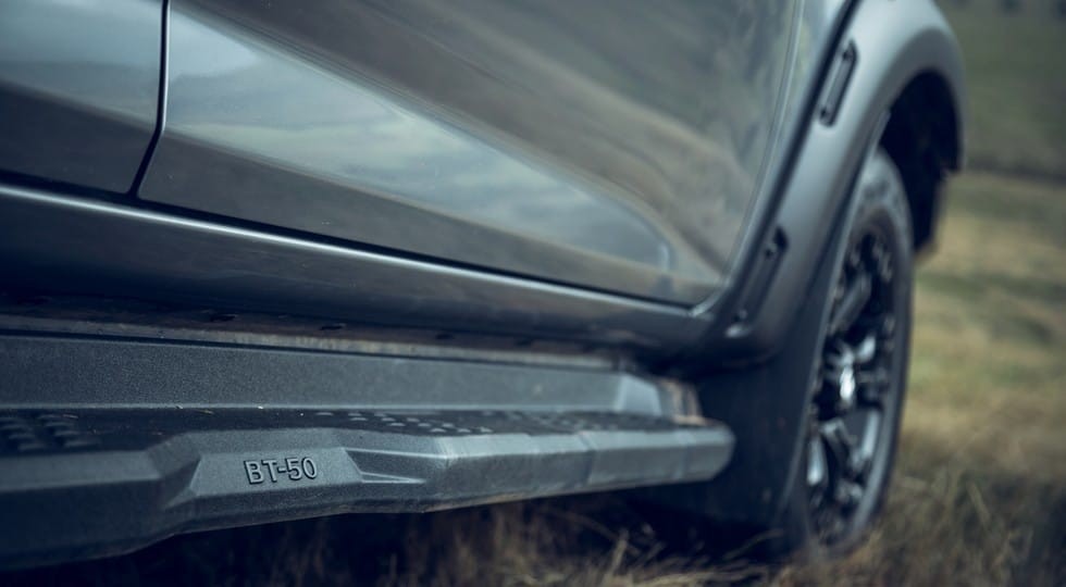 Bệ bước chân của Mazda BT-50 Thunder 2021