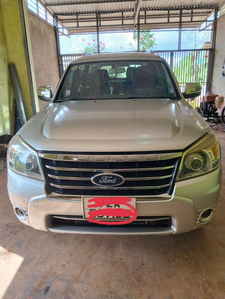 Chính chủ cần bán xe Xe Ford Everest 2011 AT