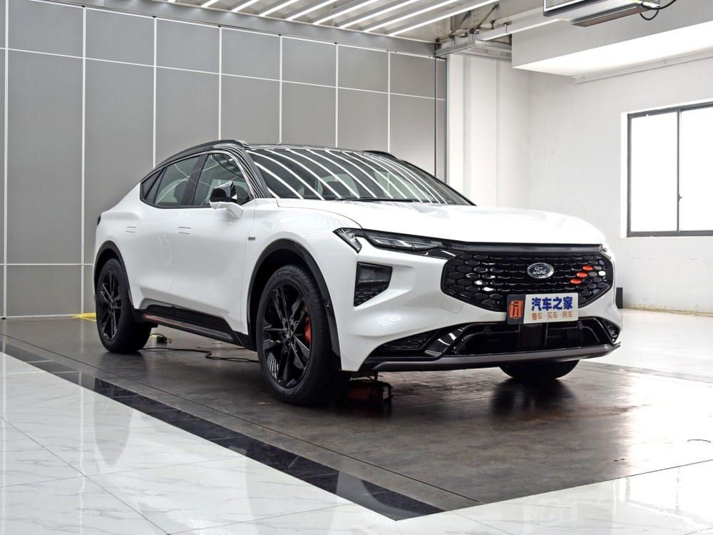 Ford Evos có đầu xe na ná Equator