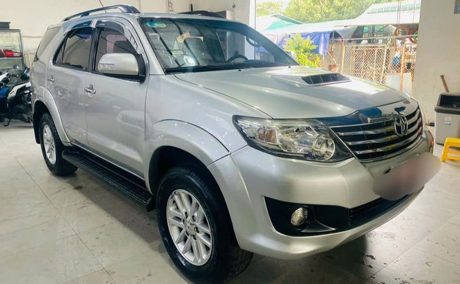 Cần bán TOYOTA FORTURNER 2.4 G 2015