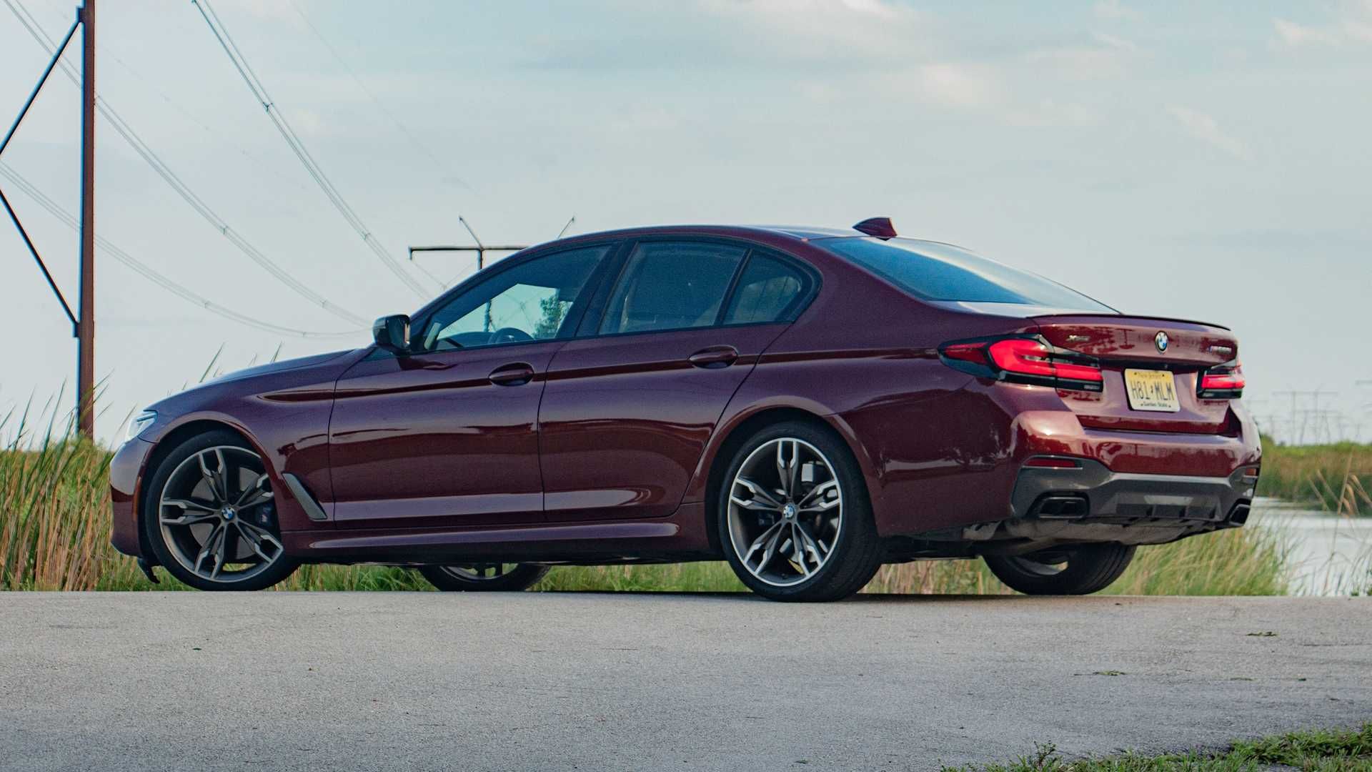 Giá xe BMW M550i 2021